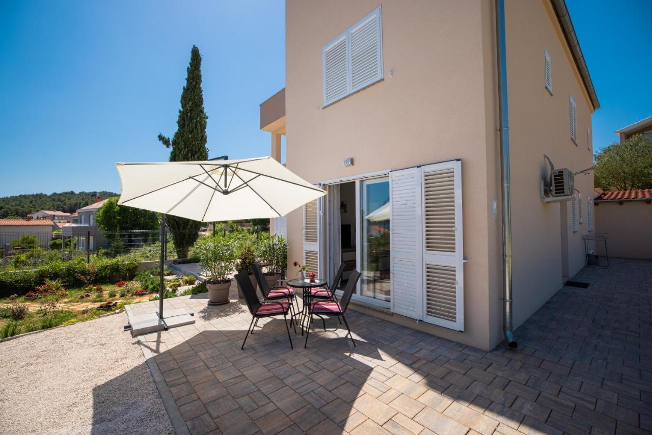 Apartmani Lelu Pridraga Exteriör bild