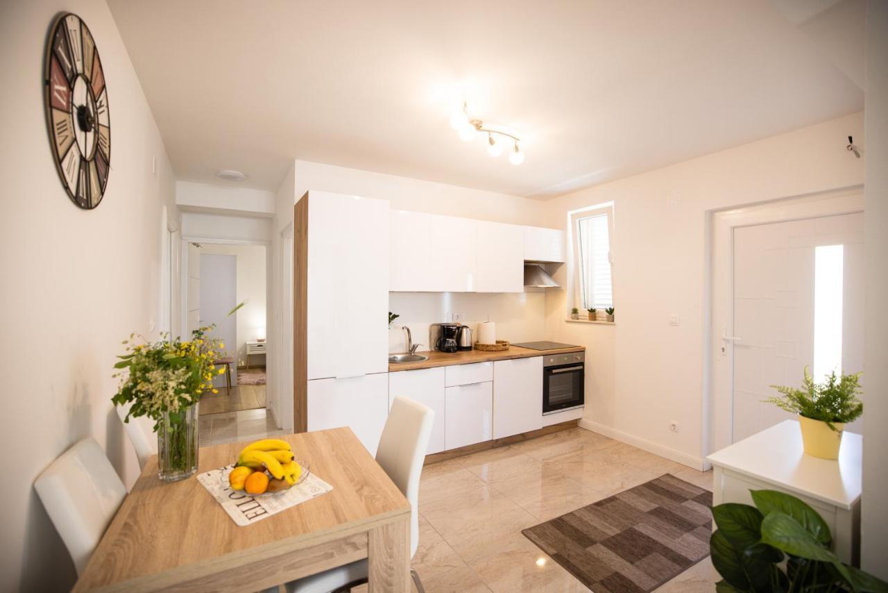 Apartmani Lelu Pridraga Exteriör bild